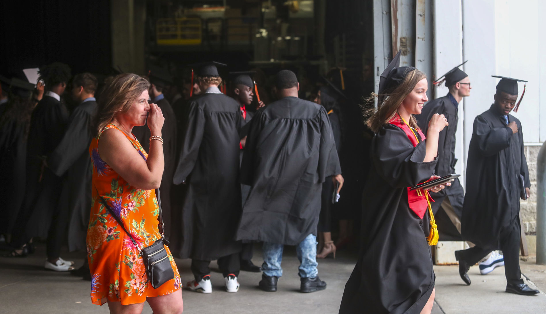 060219-mda-nws-uthsgrad-031